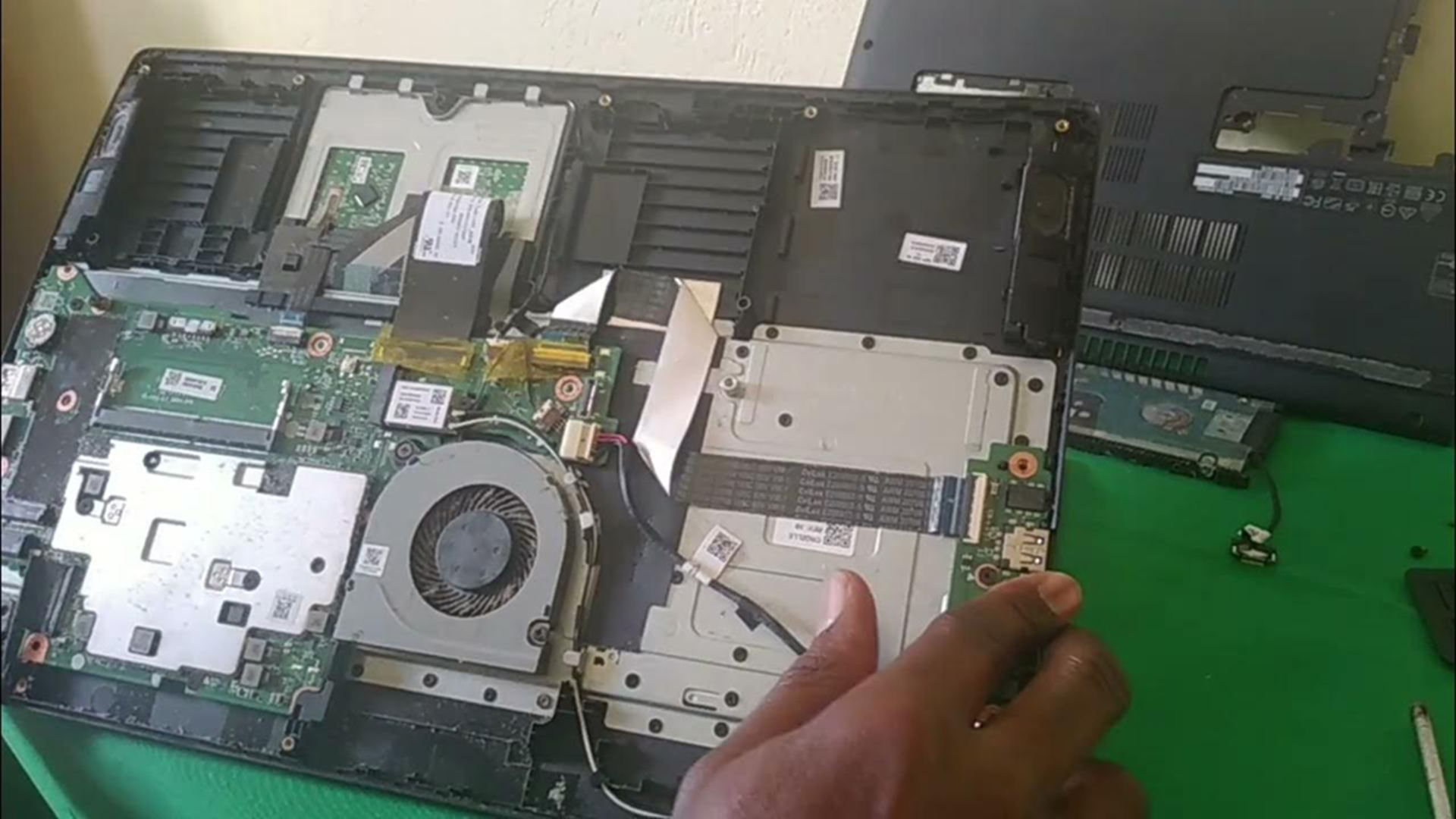 Manufacturer, Exporter, Importer, Supplier, Wholesaler, Retailer, Trader of Acer Laptop Repair in New Delhi, Delhi, India