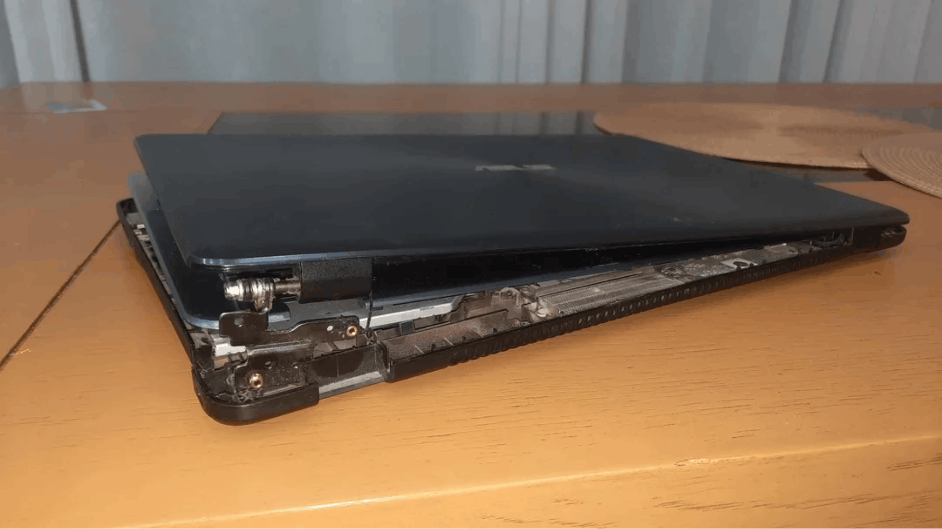 Asus Laptop Hinges Repair in Chanakya Palace