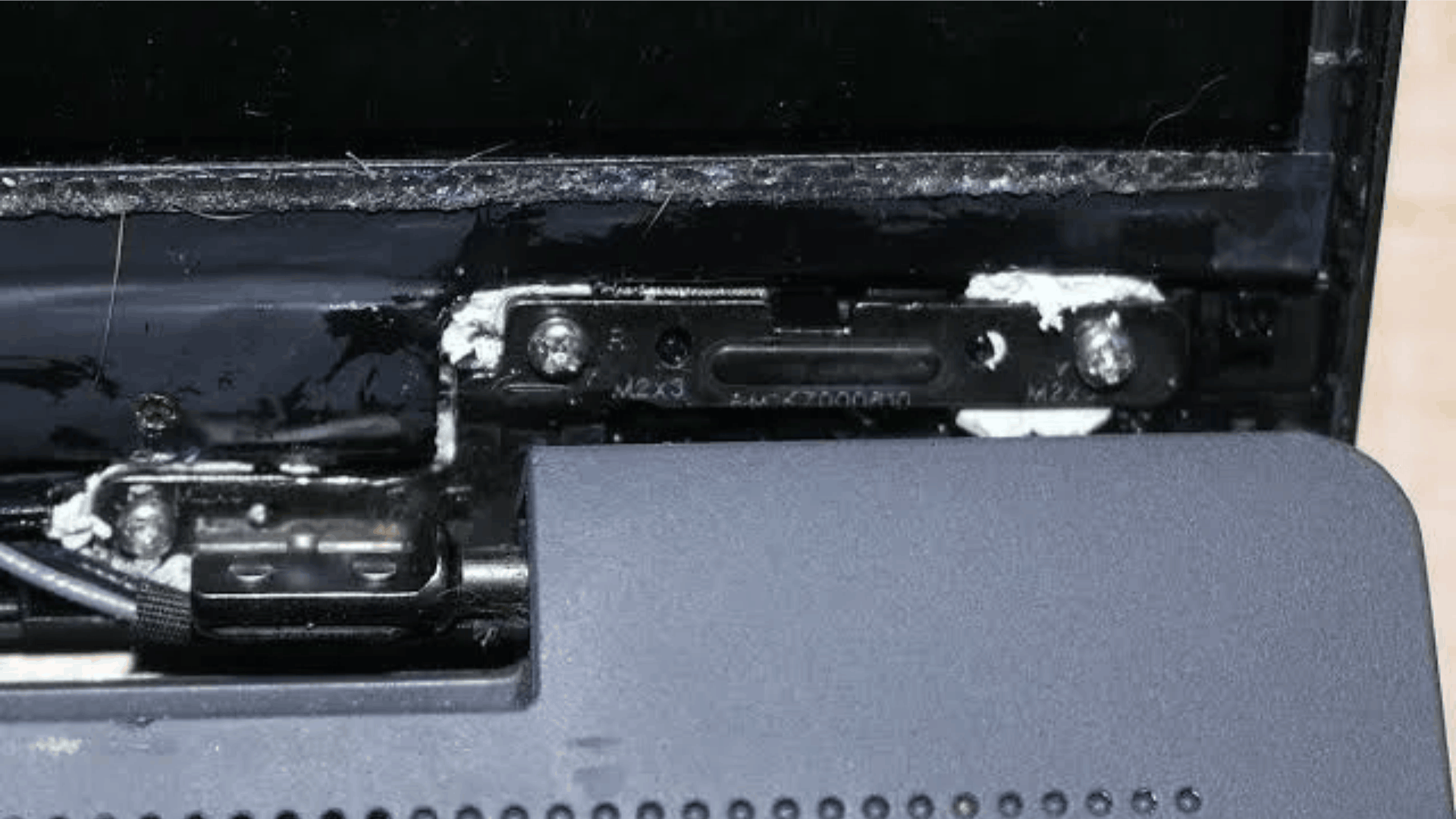 Asus Laptop Hinges Repair in Moti Nagar