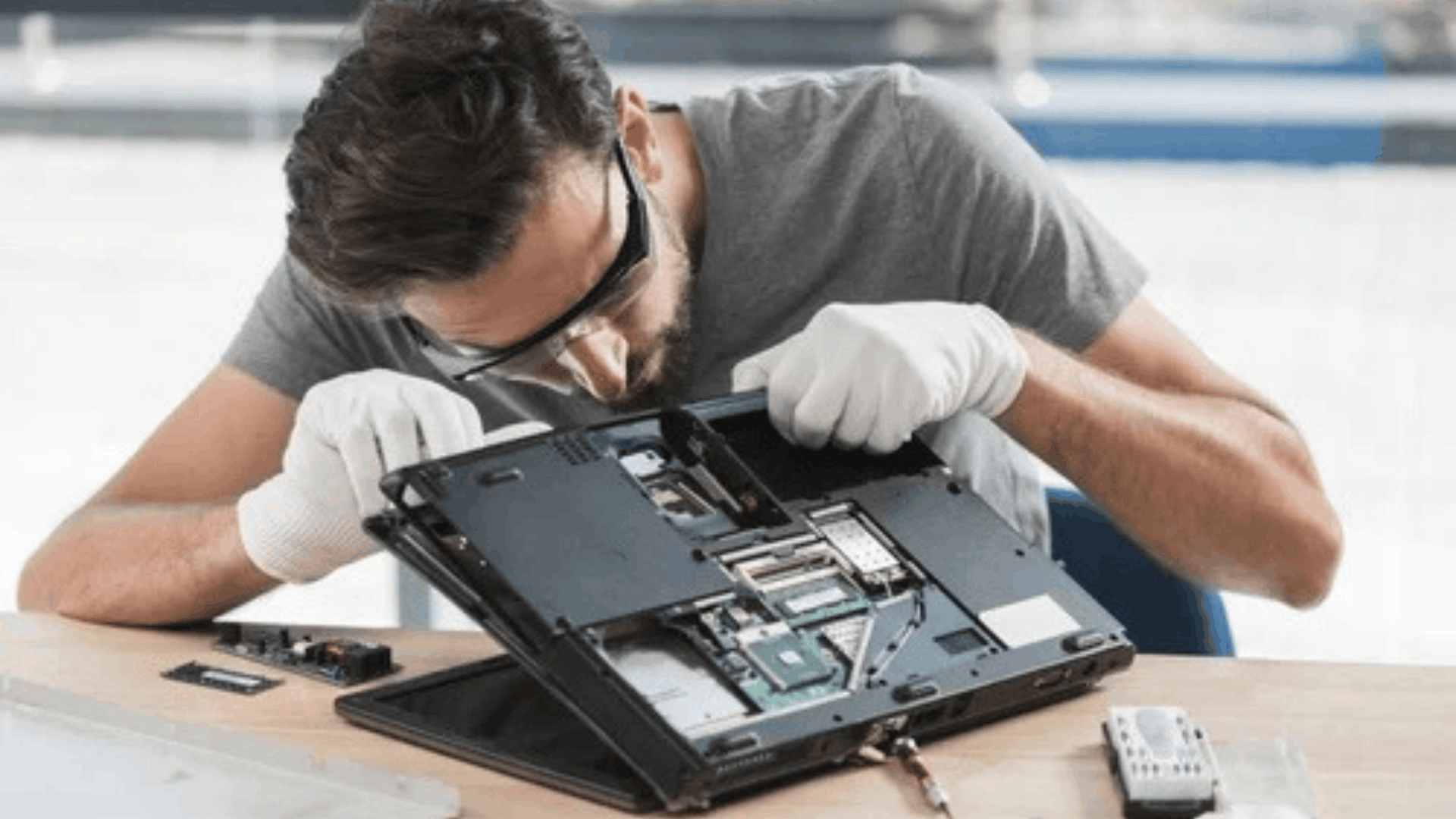 Dell All in One Service Center in Kirti Nagar