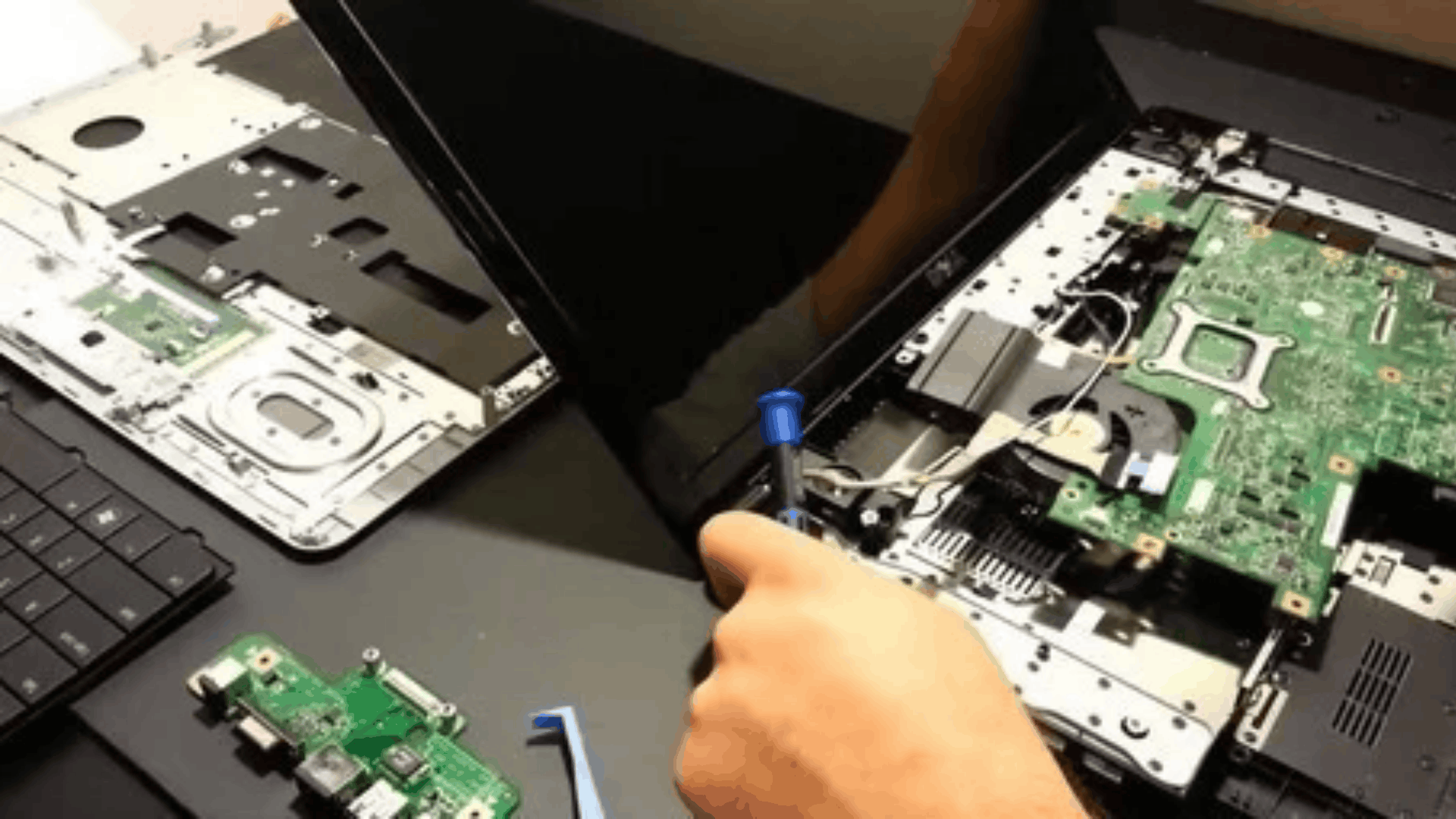 Dell Laptop Repair Center in Connaught Place