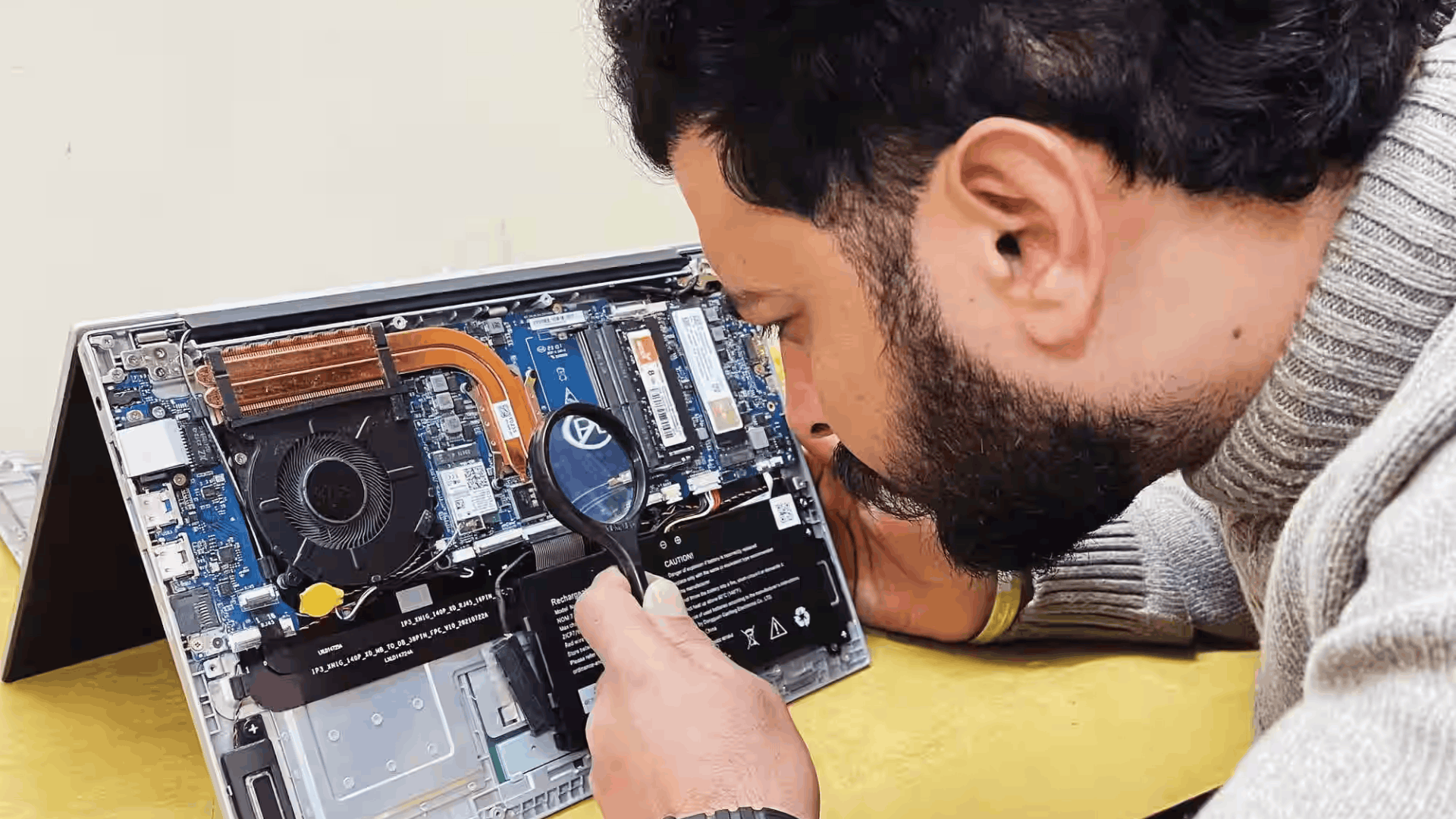 Dell Laptop Service in Palam