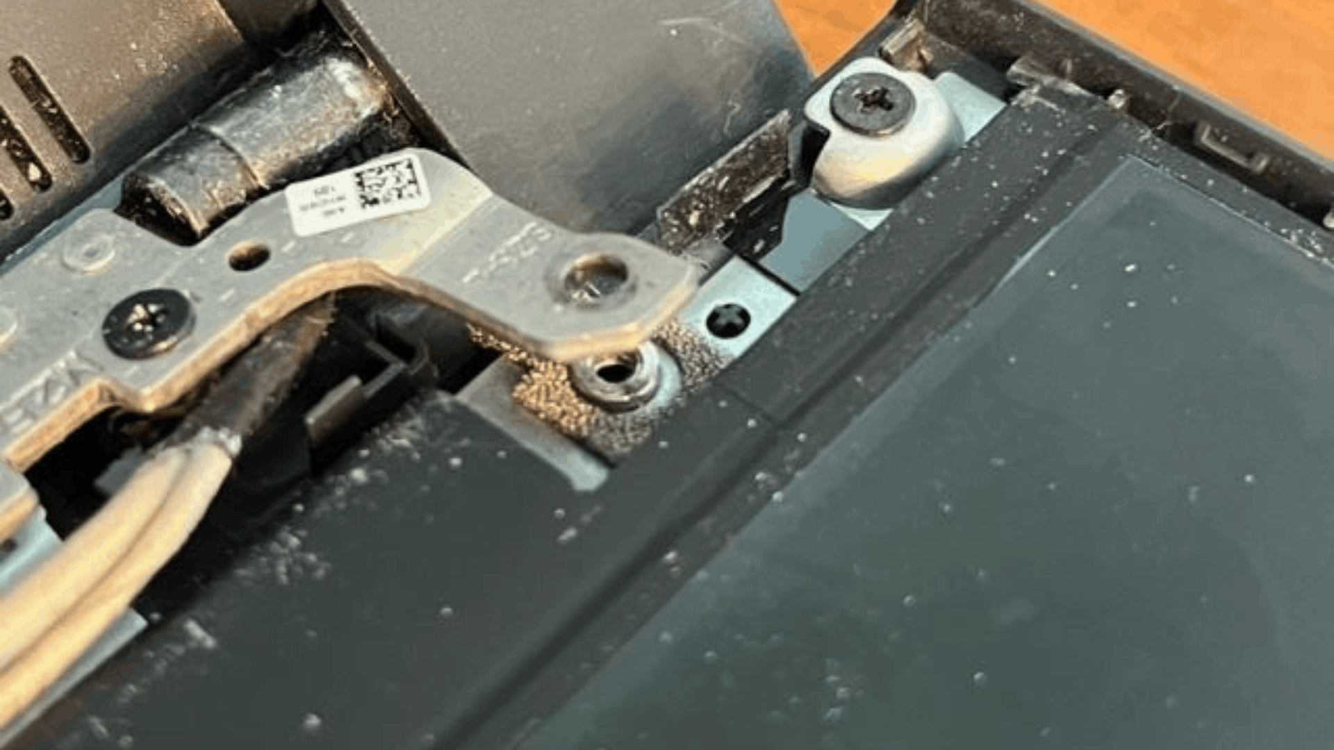 HP Laptop Hinges Repair in Mayur Vihar Phase 2