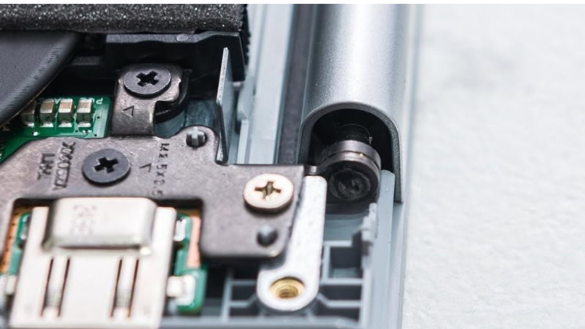 HP Laptop Hinges Repair in Moti Nagar