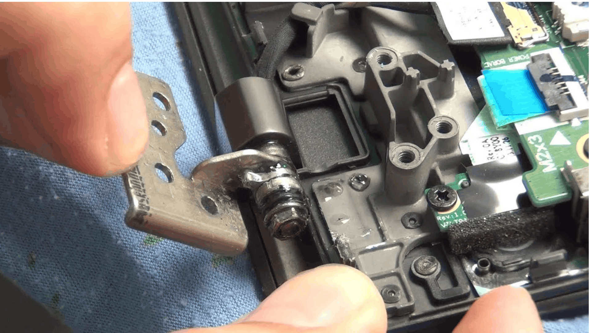 HP Laptop Hinges Repair in Najafgarh