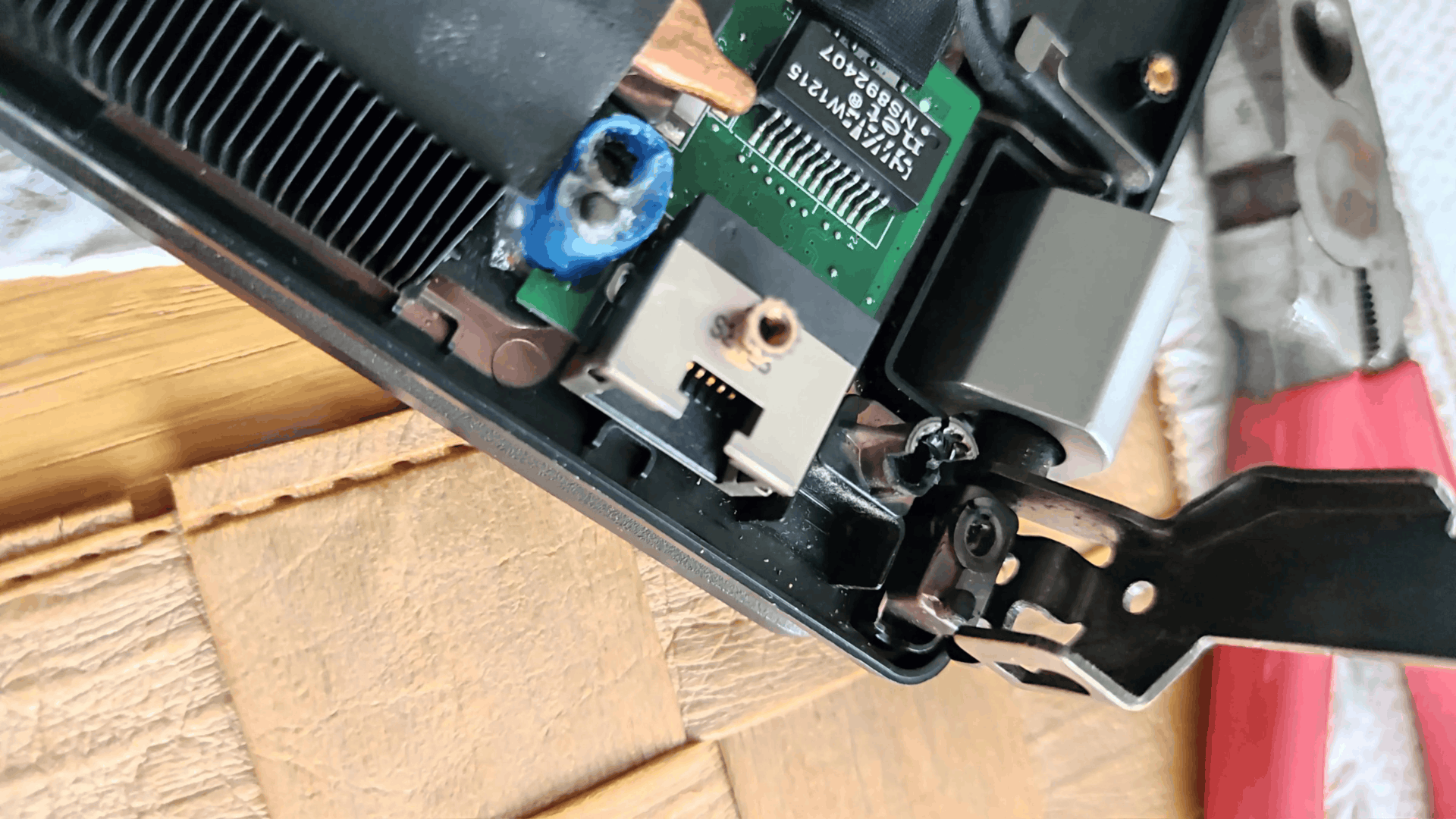 HP Laptop Hinges Repair in Palam