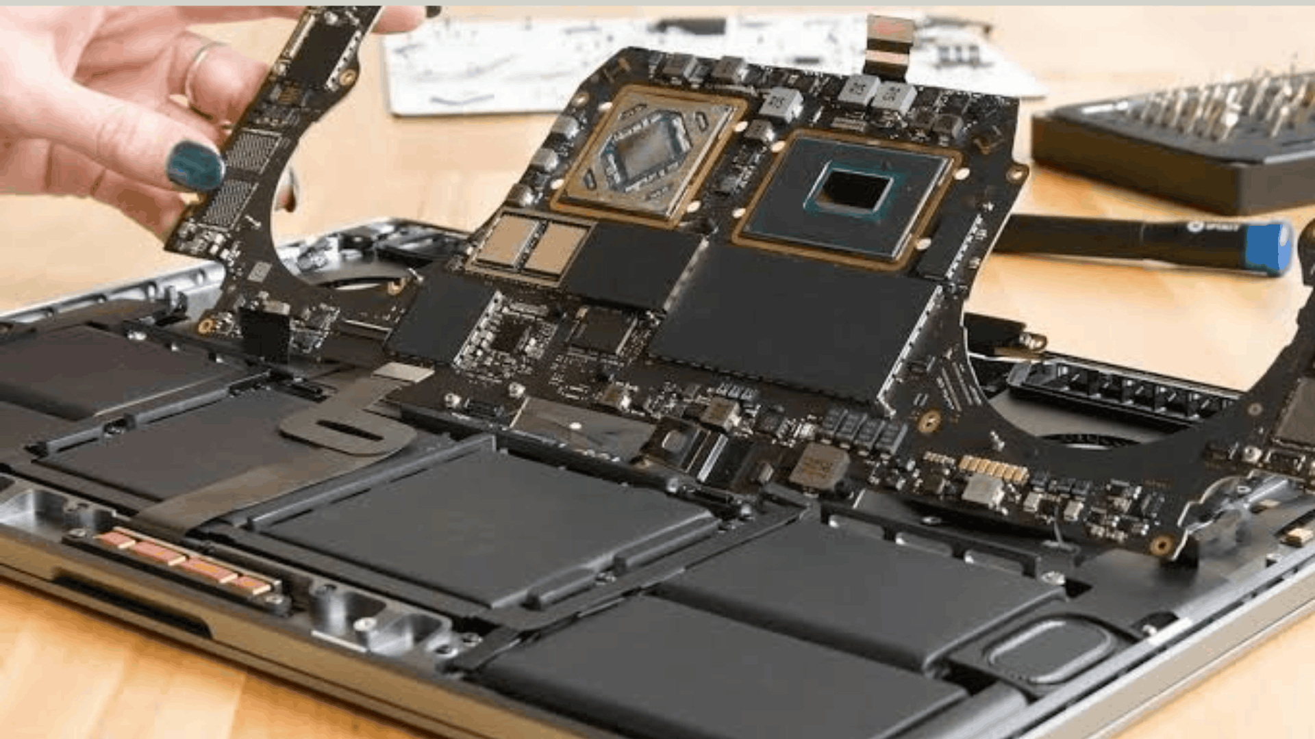 MacBook Service Center in Delhi